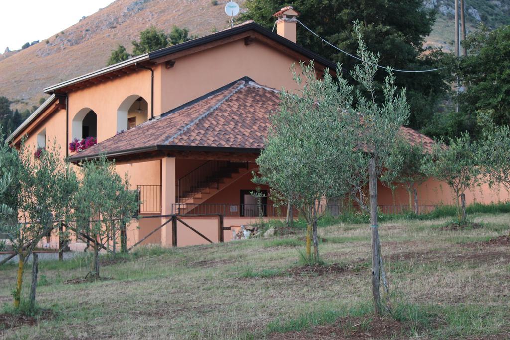Agriturismo L'Ulivo Padula Εξωτερικό φωτογραφία