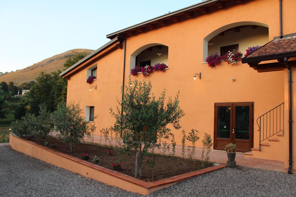 Agriturismo L'Ulivo Padula Εξωτερικό φωτογραφία