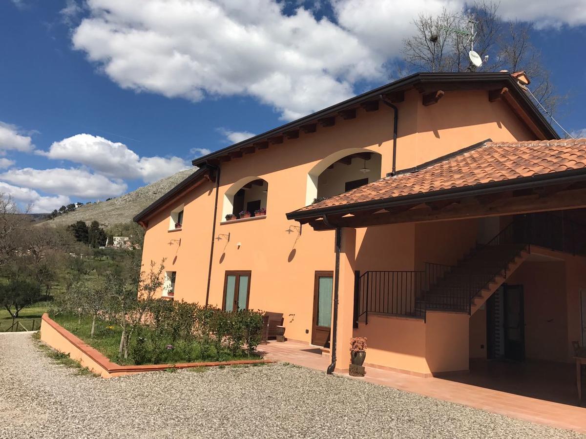 Agriturismo L'Ulivo Padula Εξωτερικό φωτογραφία